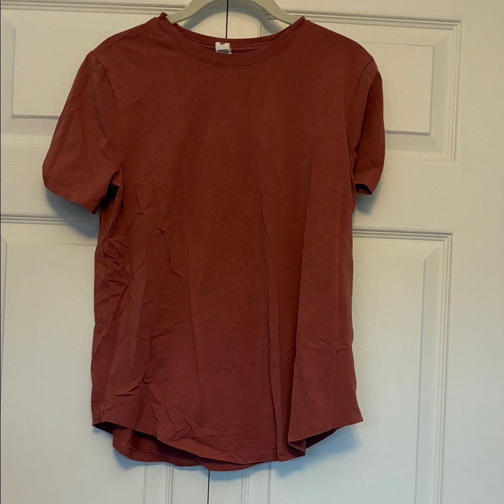 lululemon athletica rose love Short Sleeve Tee